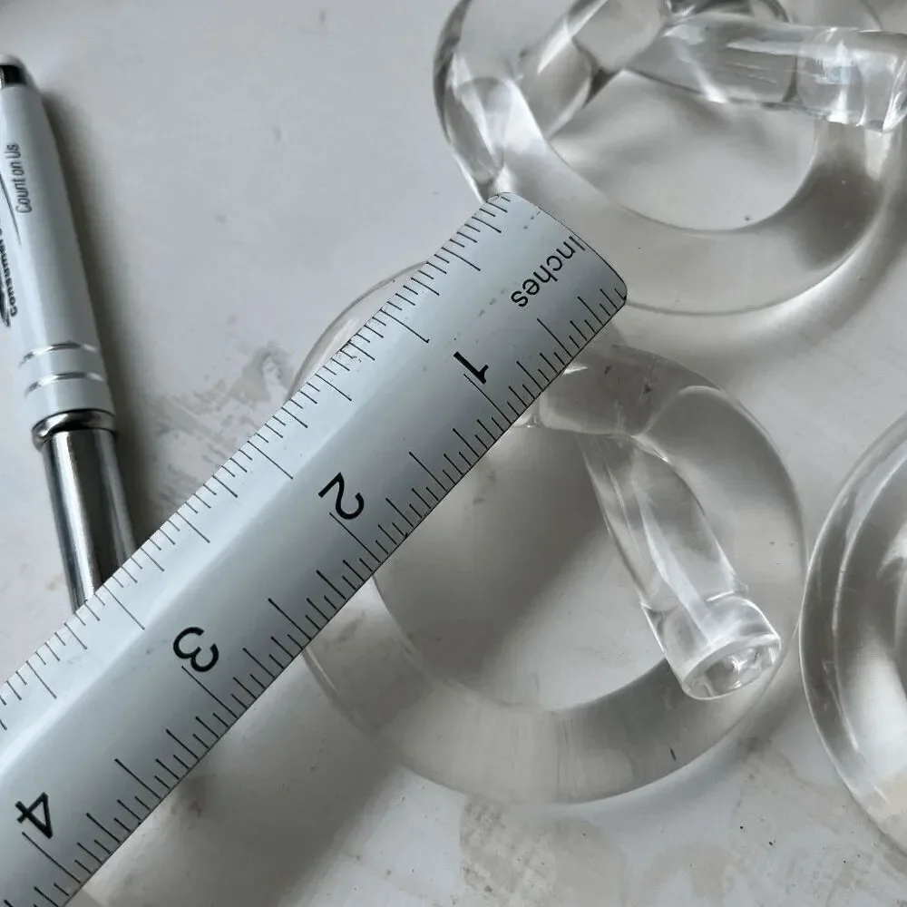 Dorothy Thorpe Lucite Napkin Rings – Set of 8 Pretzel Knot Vintage MCM